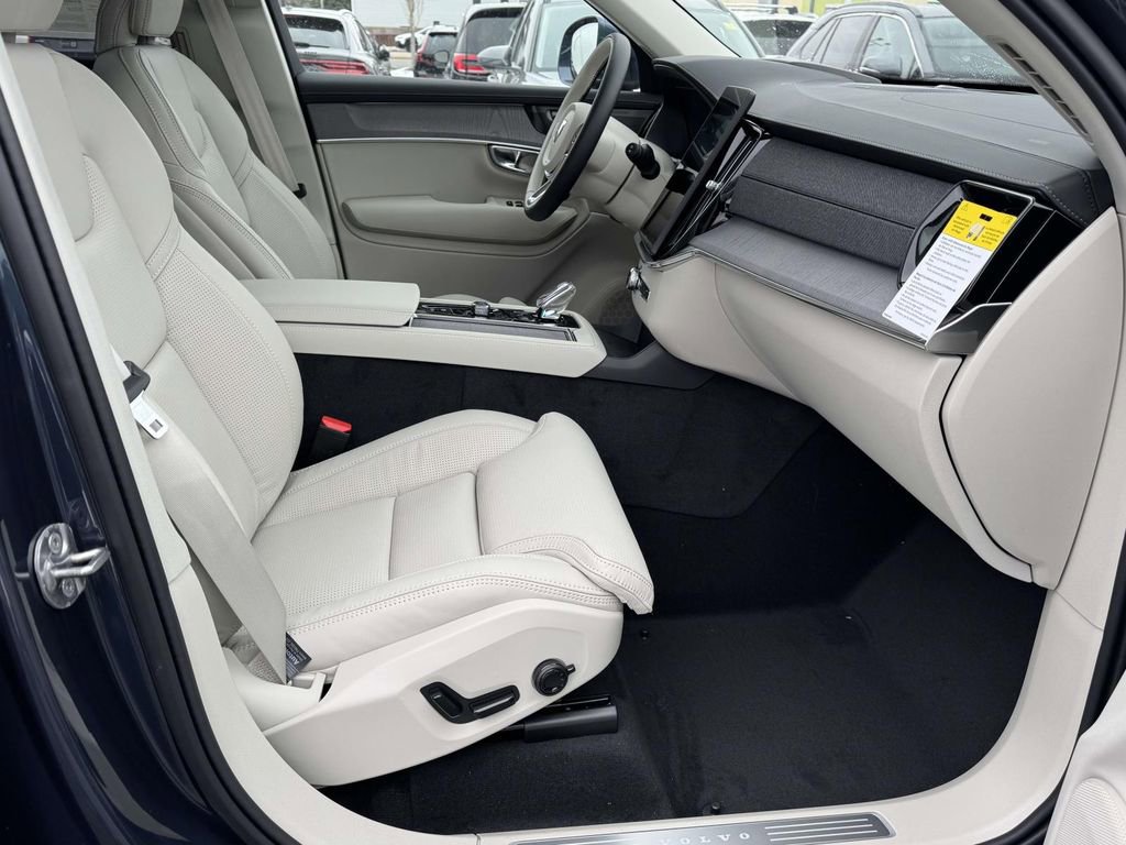 New 2026 Volvo XC90 B5 Ultra w/ Protection Package Premier image 12