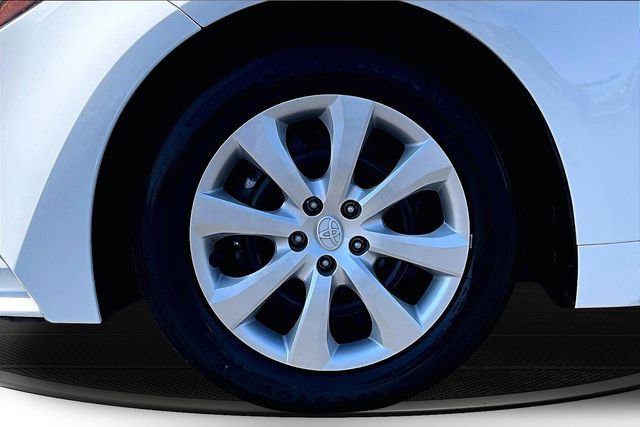 Used 2025 Toyota Corolla LE image 31