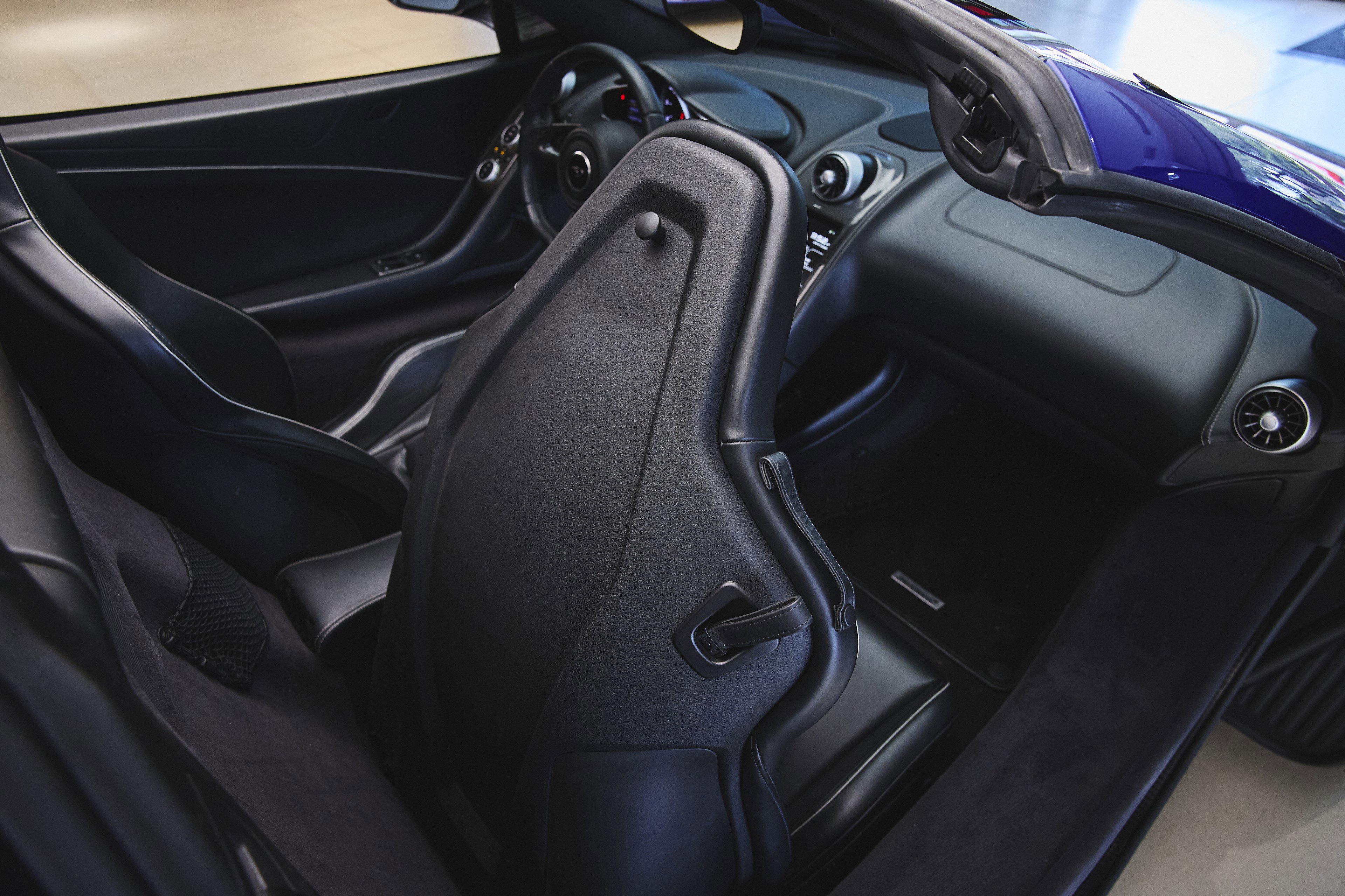 Used 2016 McLaren 650S Spider image 34