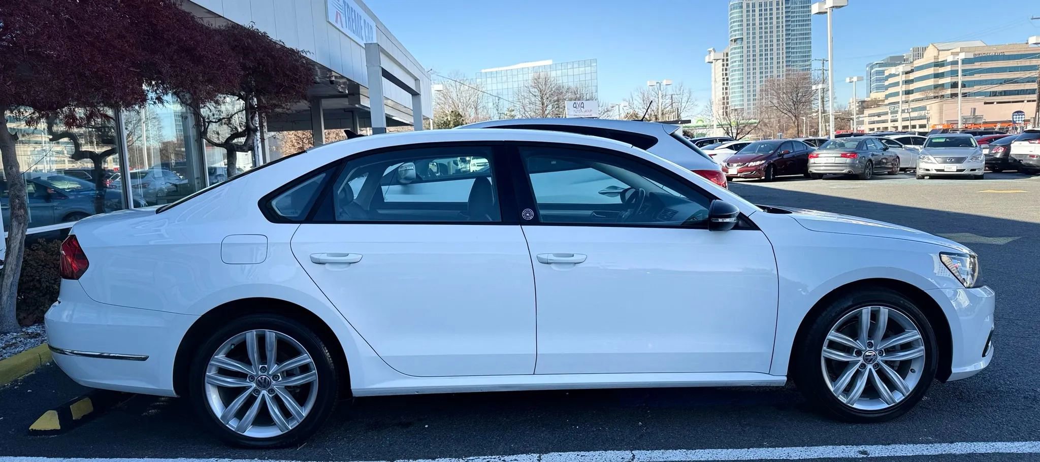 Used 2019 Volkswagen Passat 2.0T Wolfsburg w/ Wheels & Sunroof Package image 8