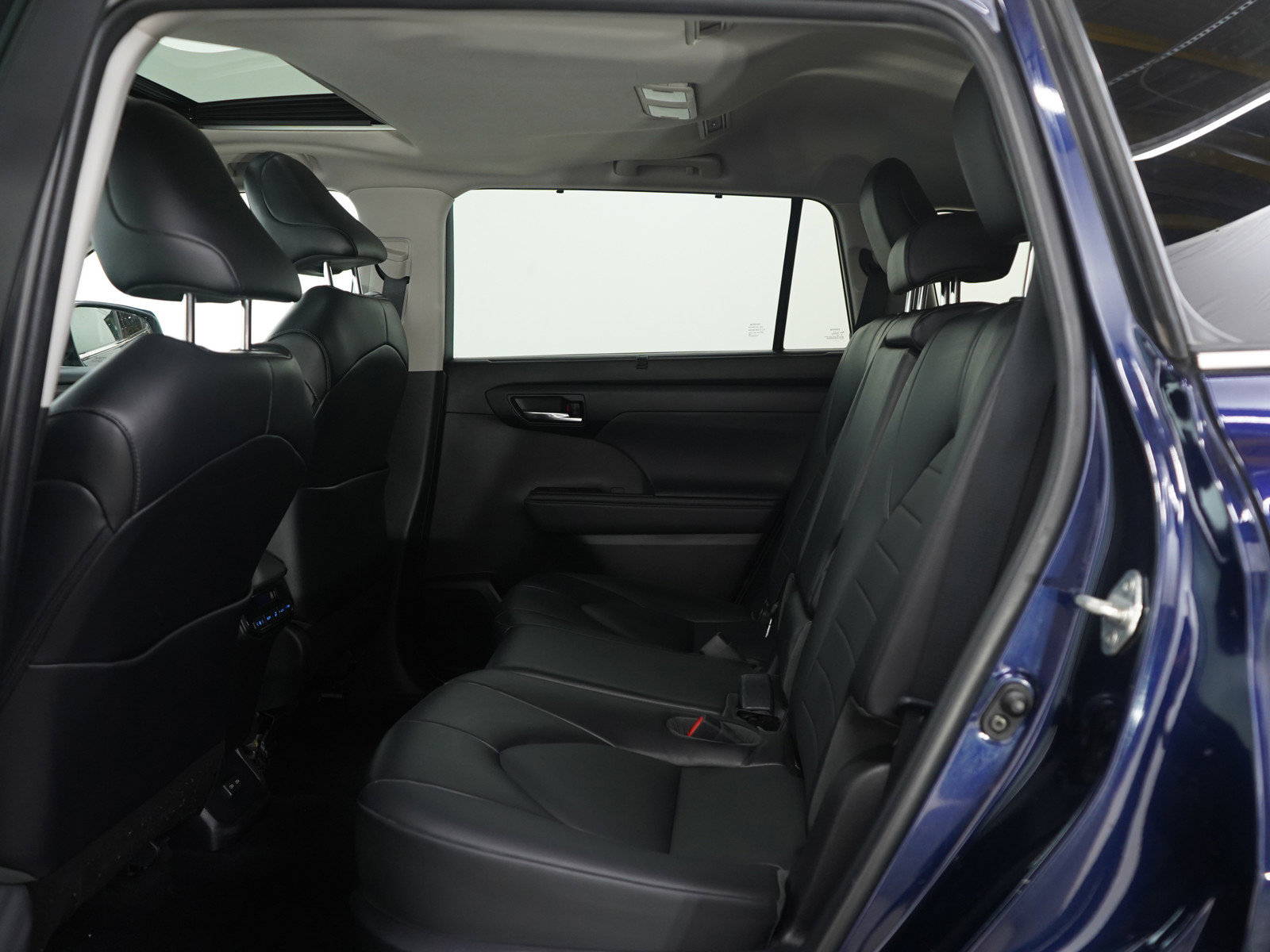 Used 2022 Toyota Highlander XLE image 20