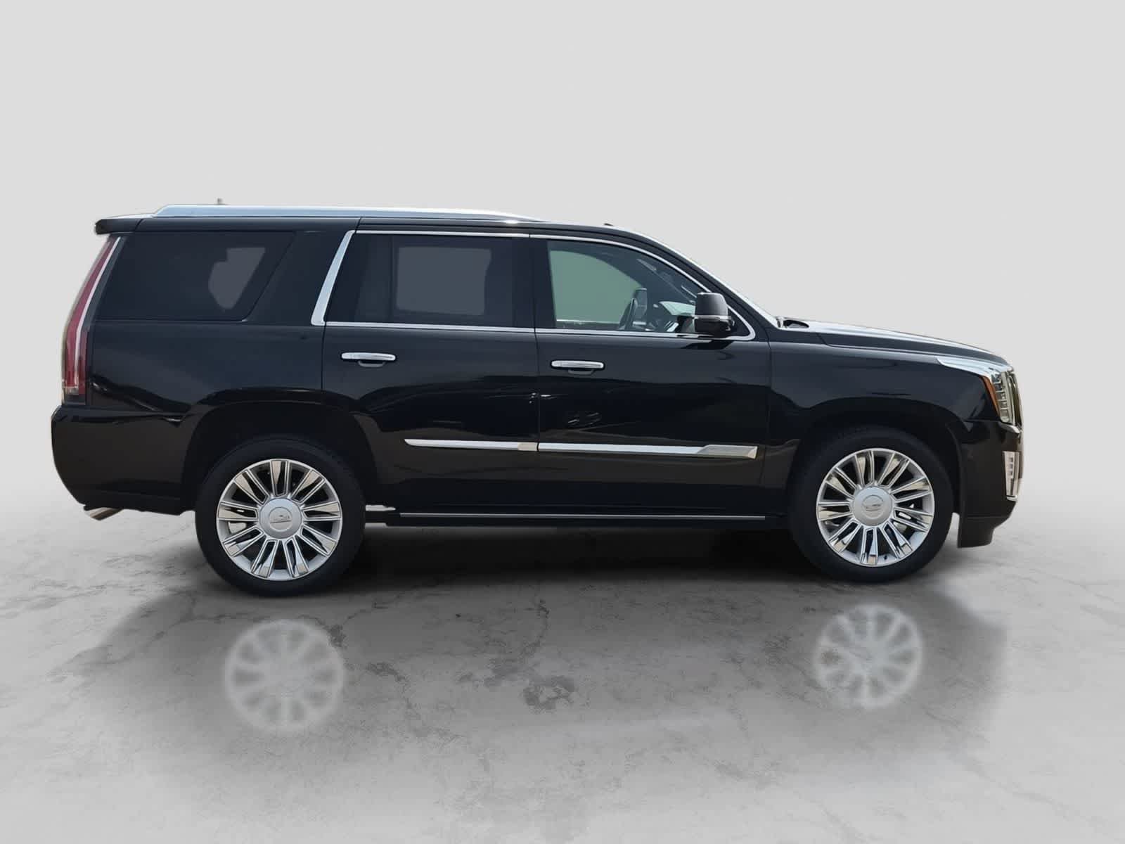 Used 2018 Cadillac Escalade Platinum AWD/4WD image 9