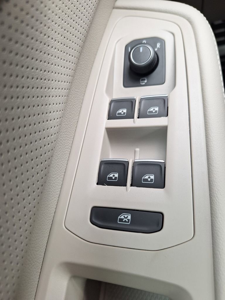 New 2026 Volkswagen Atlas SEL Premium R-Line image 20