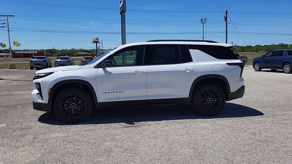 New 2026 Chevrolet Traverse LT w/ Midnight/Sport Edition FWD image 4