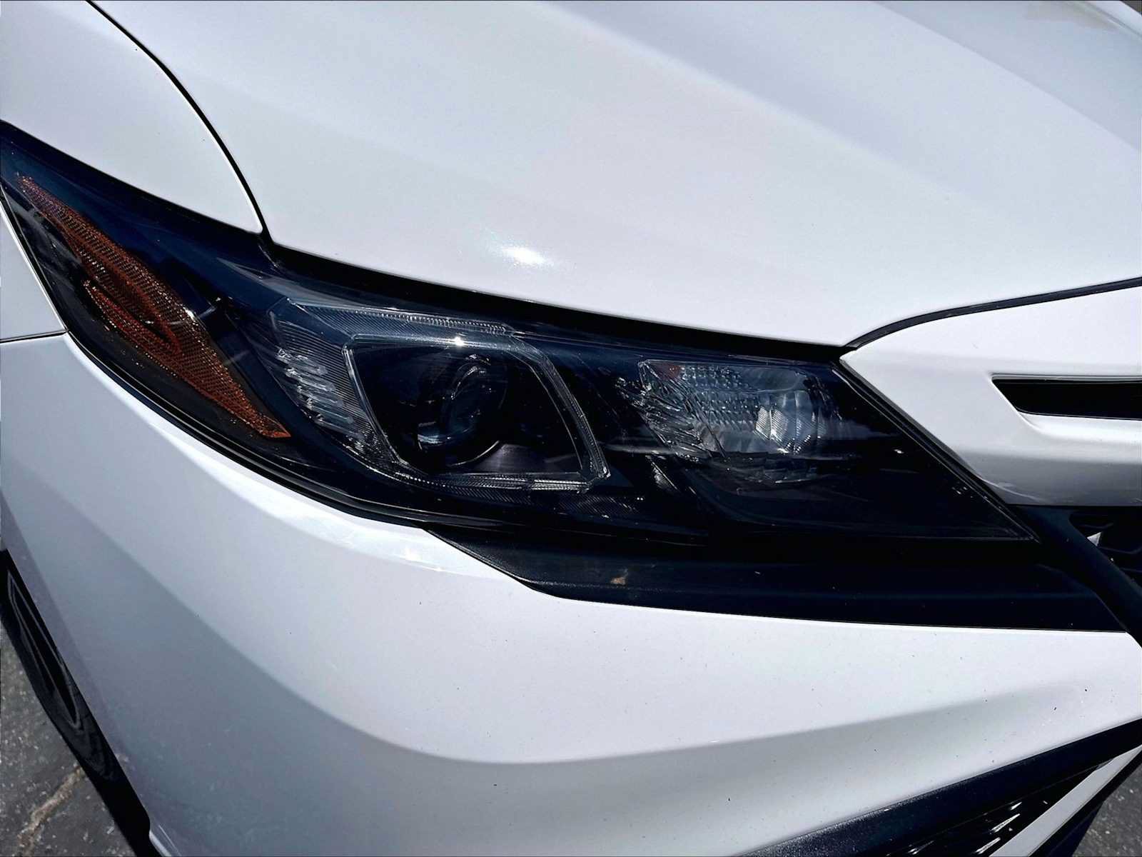 Used 2021 Toyota Camry SE w/ Carpet Mat Package (TMS) FWD image 29