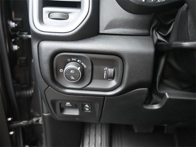 New 2026 RAM 1500 4x4 Crew Cab image 33