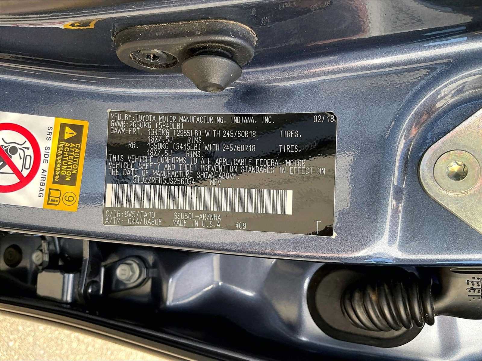 Used 2018 Toyota Highlander Plus w/ Carpet Mat Package (TMS) FWD image 34