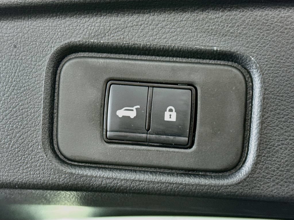 Certified 2025 Nissan Pathfinder Platinum w/ Cargo Package AWD/4WD image 33