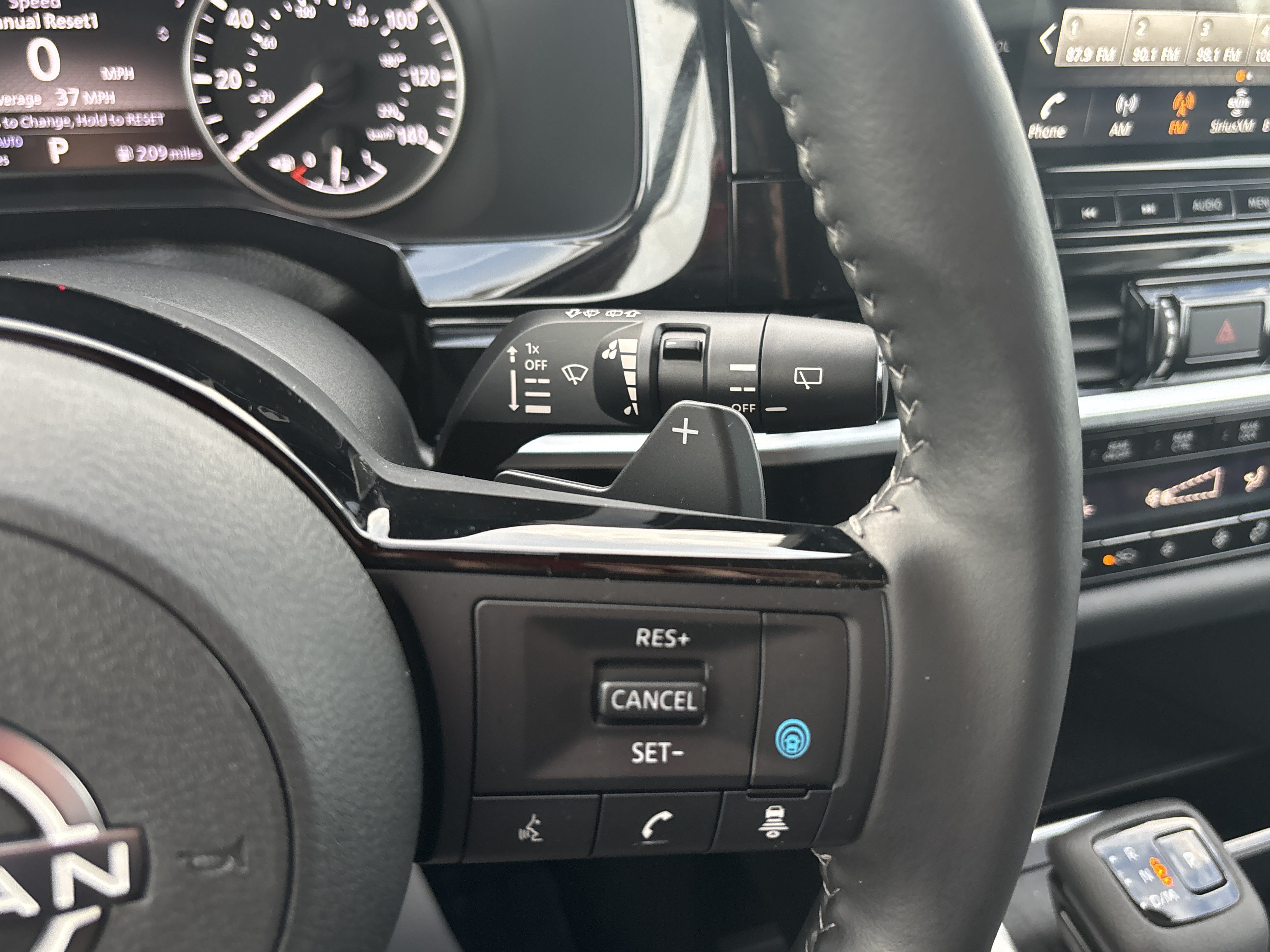 Used 2025 Nissan Pathfinder SL AWD/4WD image 22