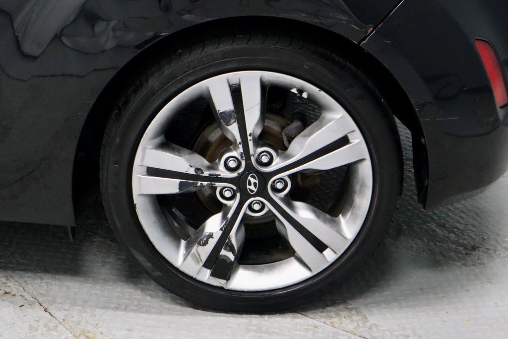 Used 2017 Hyundai Veloster Value Edition image 19
