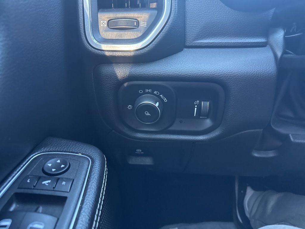 Used 2024 RAM 1500 Laramie image 27