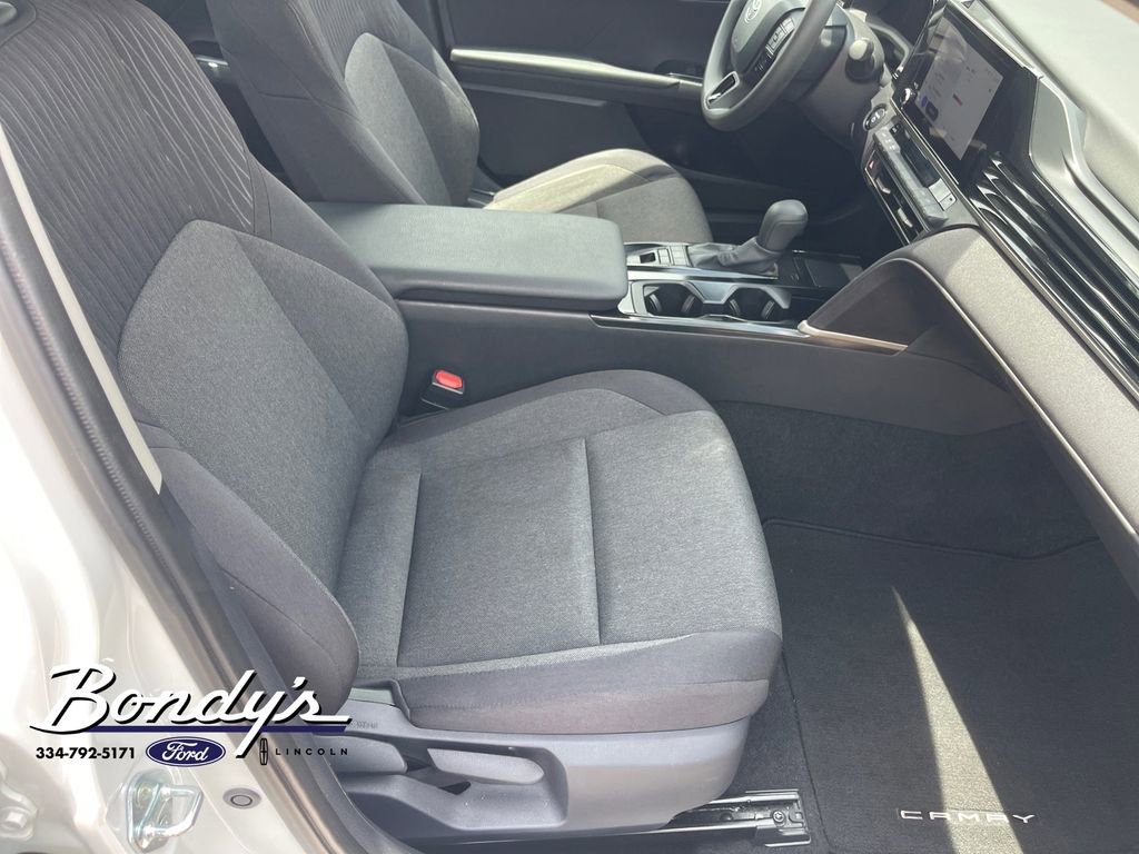 Used 2025 Toyota Camry LE FWD image 18