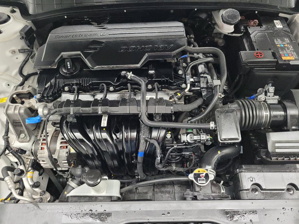 Used 2025 Hyundai Elantra SEL FWD image 30