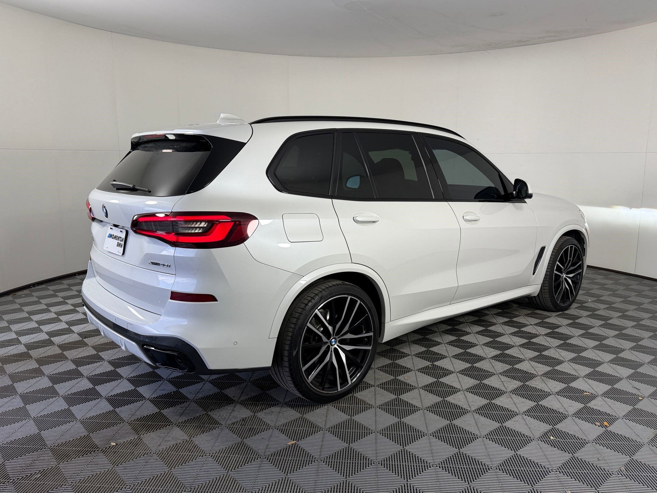 Used 2022 BMW X5 xDrive40i w/ M Sport Package image 9
