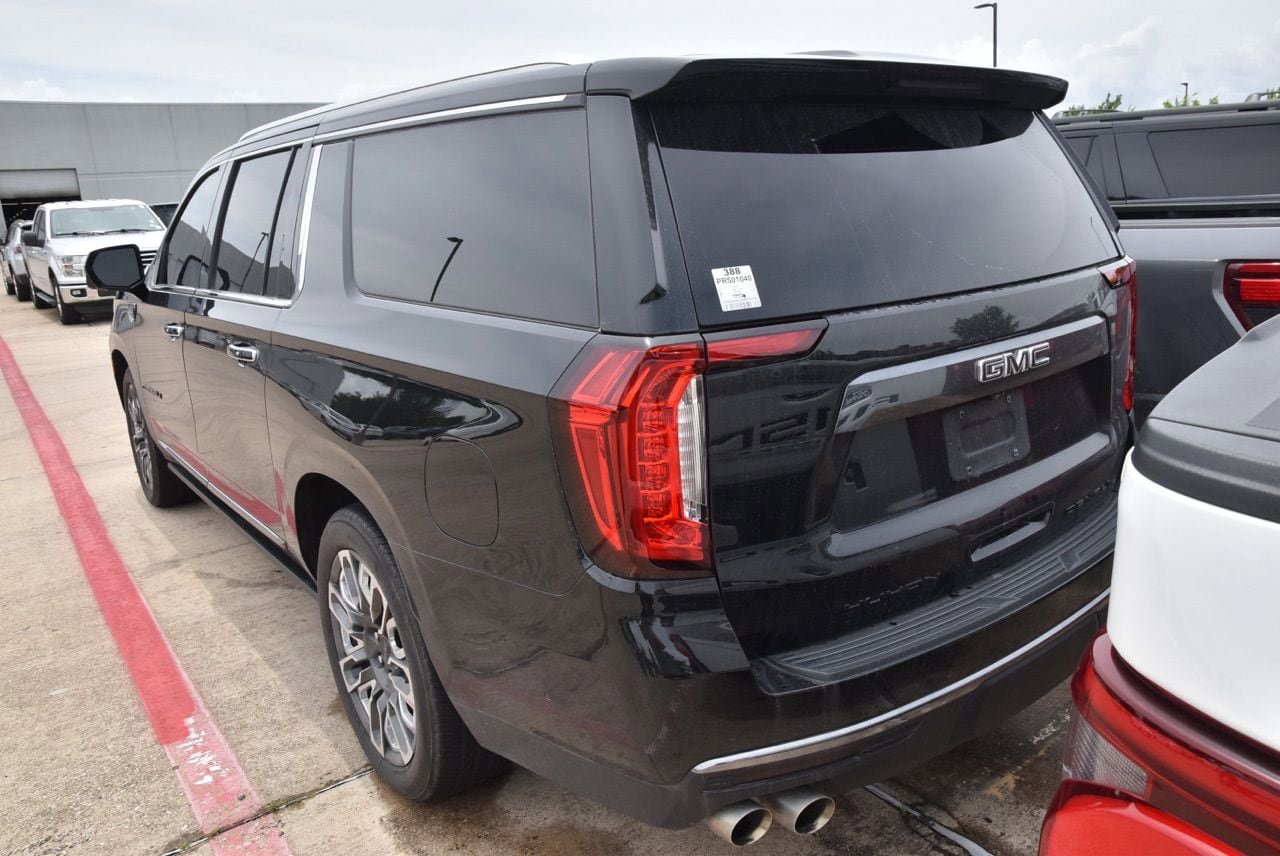 Used 2023 GMC Yukon XL Denali Ultimate w/ LPO, Floor Liner Package AWD/4WD image 7