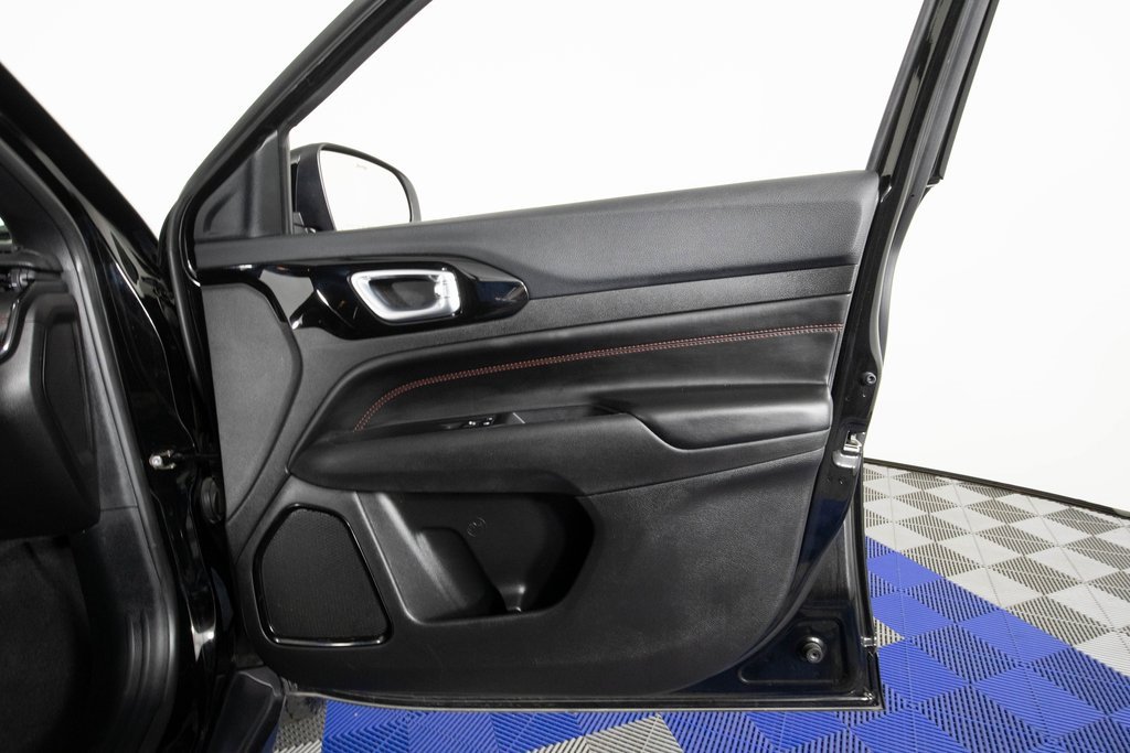 Used 2024 Jeep Compass Trailhawk image 18