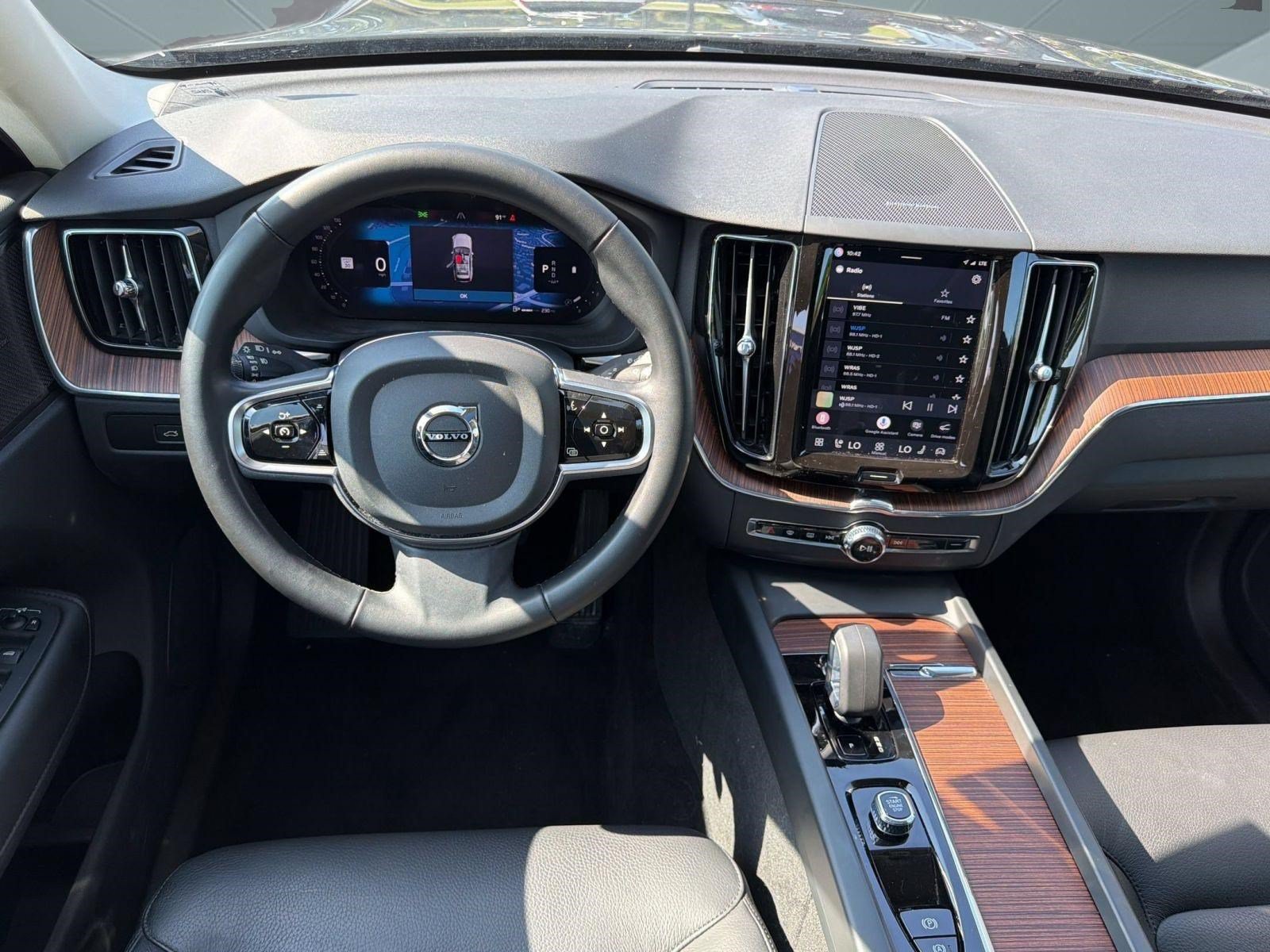 Certified 2024 Volvo XC60 B5 Plus w/ Climate Package AWD/4WD image 29