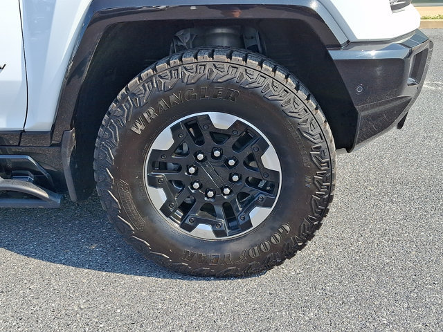 Certified 2025 GMC Hummer EV 2X w/ Extreme Off-Road Package AWD/4WD image 8