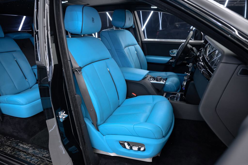 Used 2023 Rolls-Royce Phantom Sedan image 46