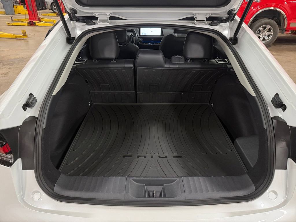 Used 2026 Toyota Prius AWD image 23