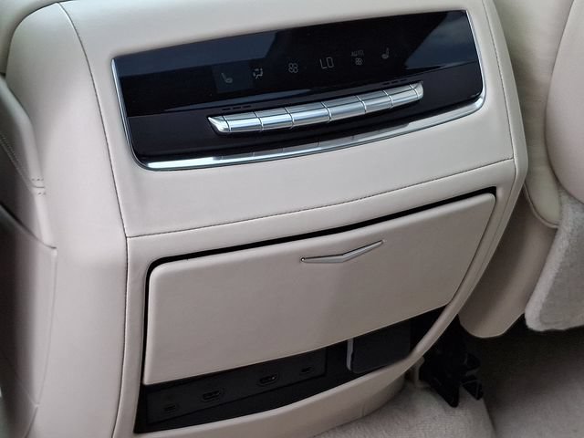 Used 2025 Cadillac Escalade ESV Sport Platinum w/ LPO, ONYX Package AWD/4WD image 9