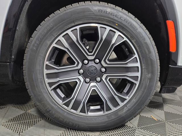 Used 2024 Jeep Wagoneer L Series II w/ Flexible Seating Group image 11