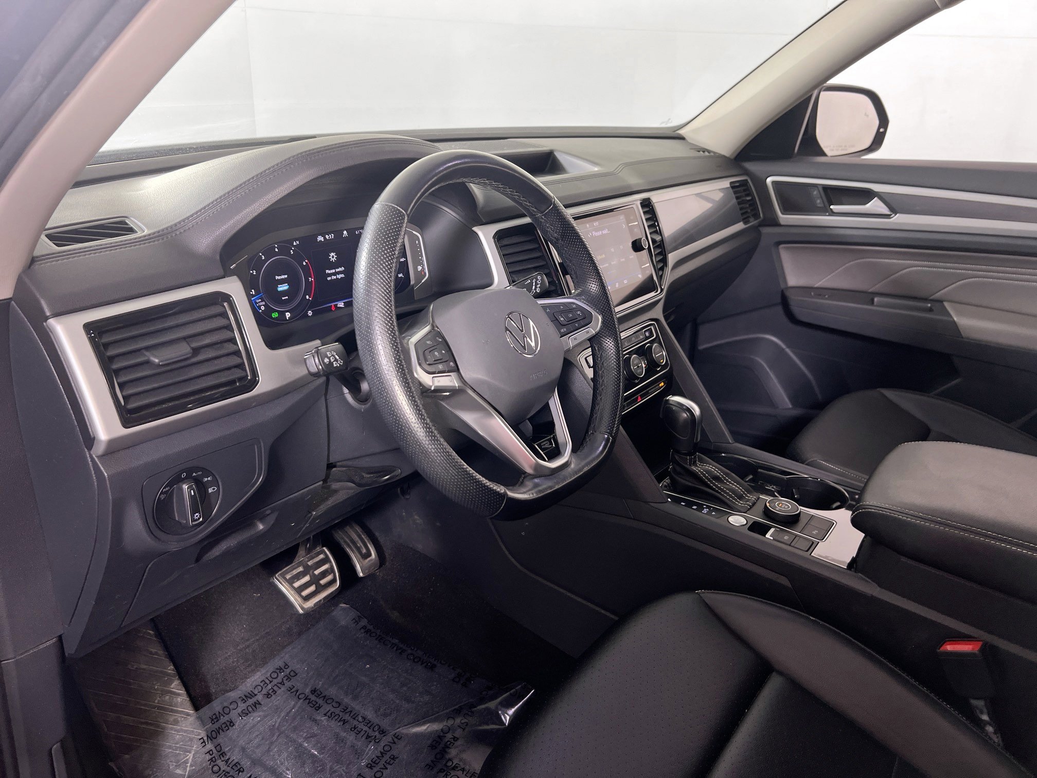 Used 2022 Volkswagen Atlas SEL R-Line image 9