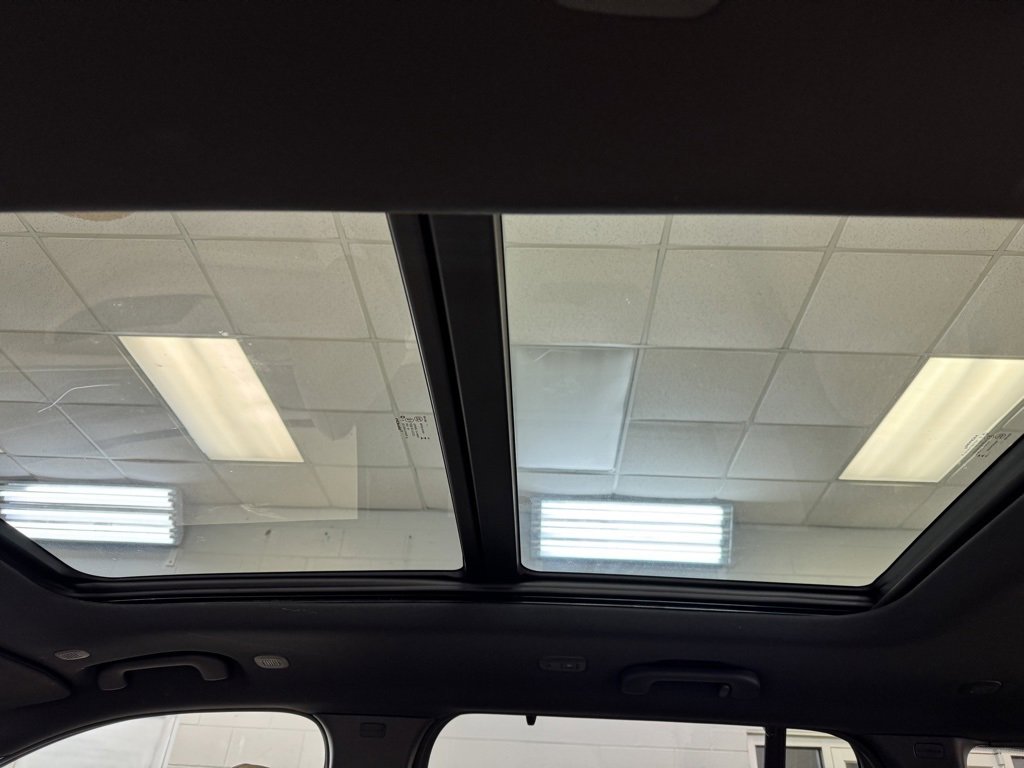 Used 2025 Jeep Grand Cherokee Limited 4xe w/ Luxury Tech Group II image 17