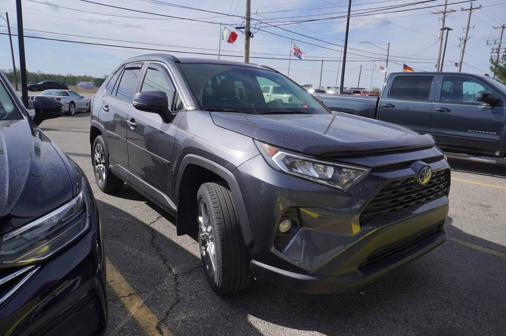Used 2019 Toyota RAV4 XLE Premium w/ Cold Weather Package AWD/4WD image 10