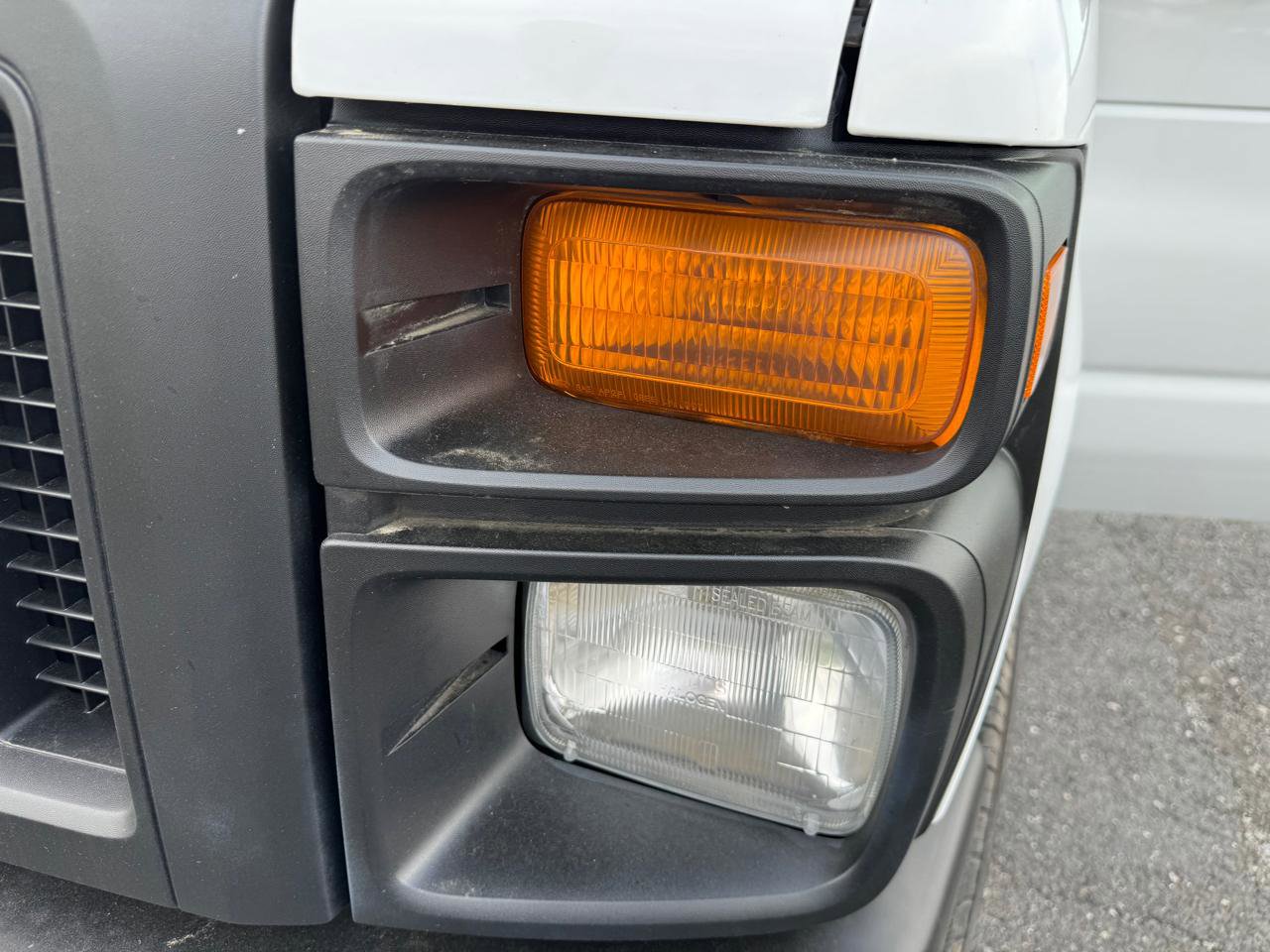 Used 2009 Ford E-250 and Econoline 250 Extended RWD image 19