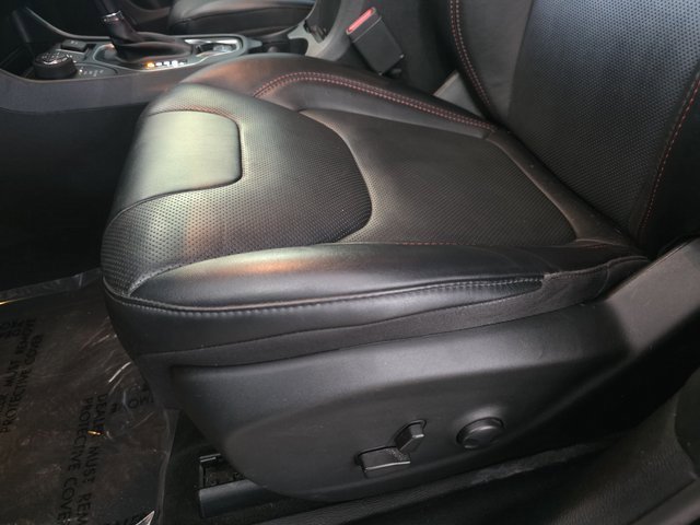 Used 2022 Jeep Cherokee Trailhawk w/ Sound & Nav Group image 28