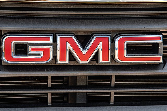 Used 2024 GMC Terrain SLE AWD/4WD image 16