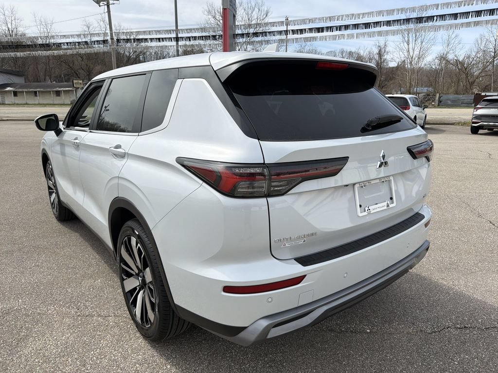 New 2026 Mitsubishi Outlander SE AWD/4WD image 6
