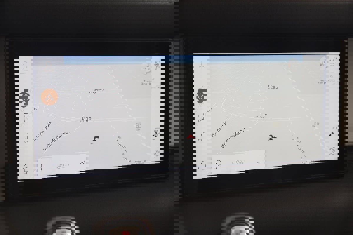 Used 2023 Land Rover Defender 110 S image 8