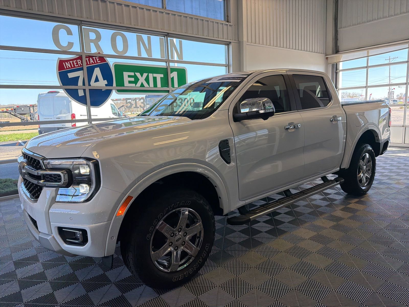 Used 2024 Ford Ranger Lariat w/ FX4 Off-Road Package image 3