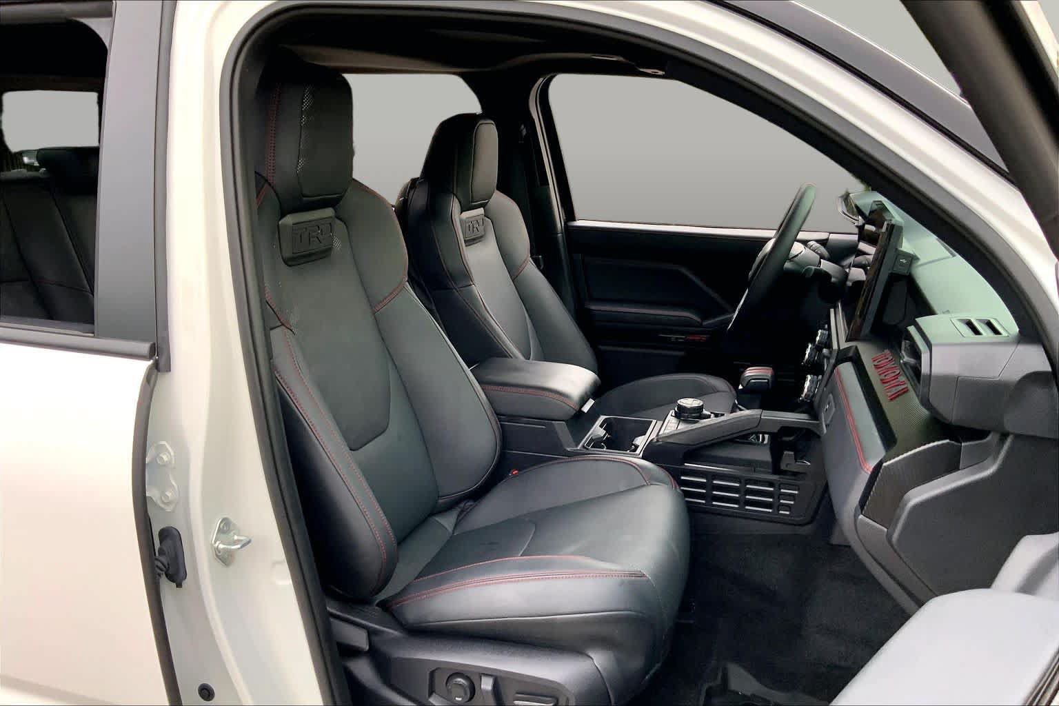 Used 2025 Toyota Tacoma TRD Pro AWD/4WD image 9