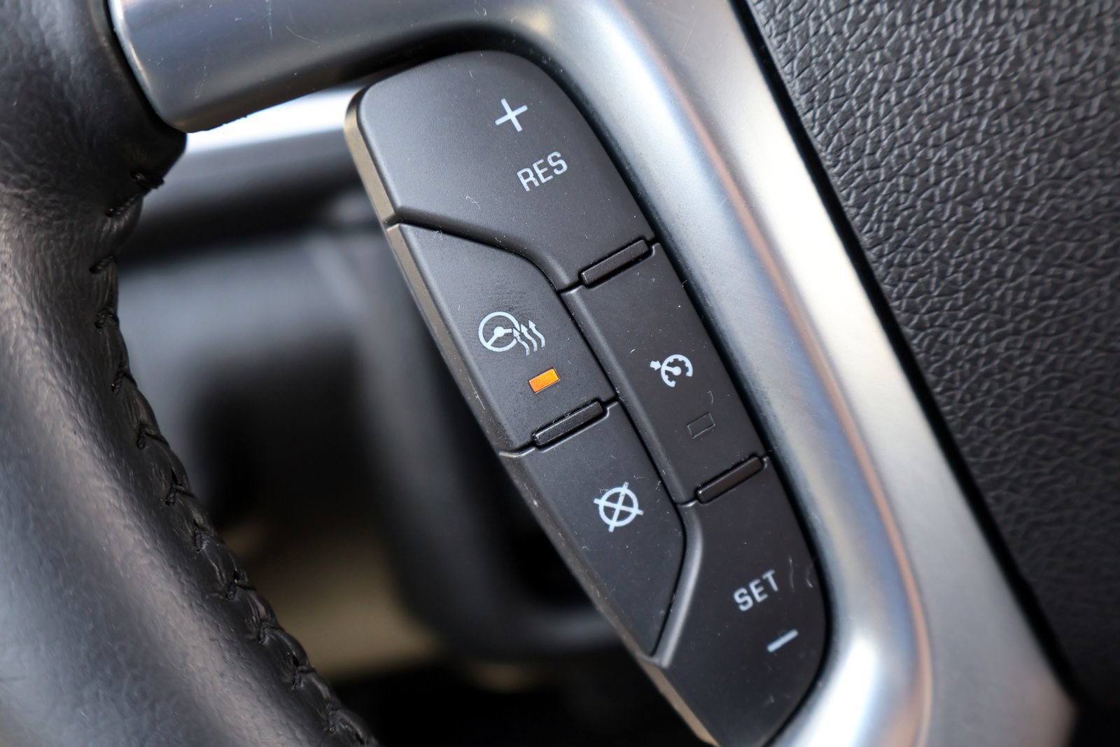 Used 2014 Chevrolet Traverse LTZ FWD image 27