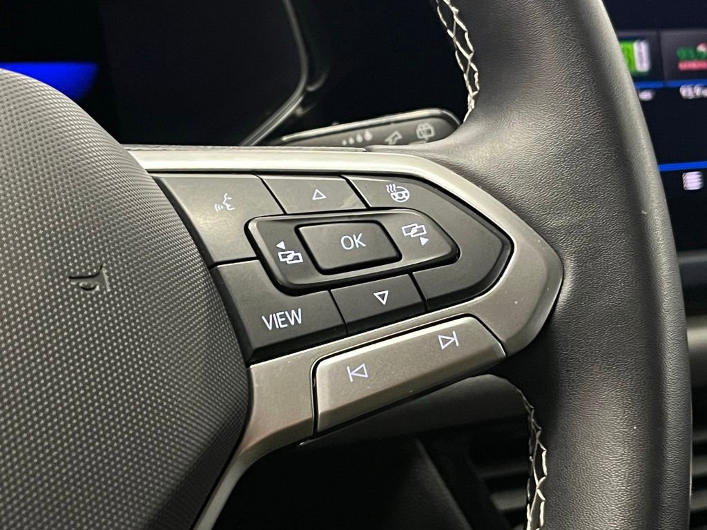 Used 2022 Volkswagen Taos SE w/ Panoramic Sunroof Package image 26