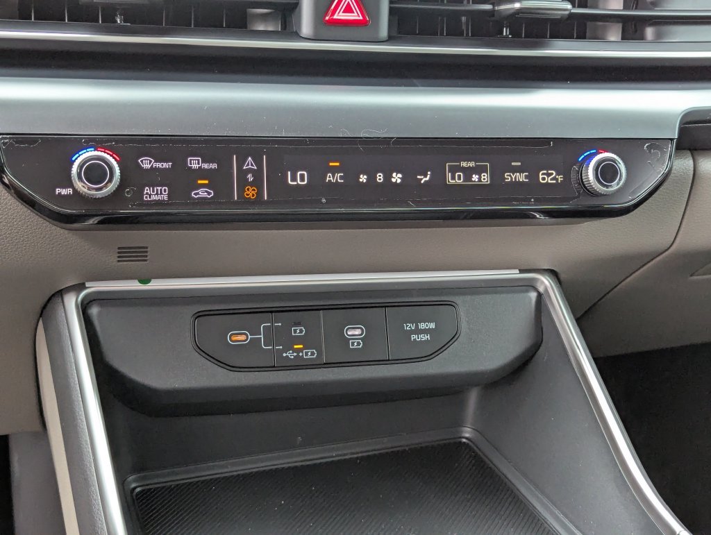 New 2026 Kia Carnival FWD image 25
