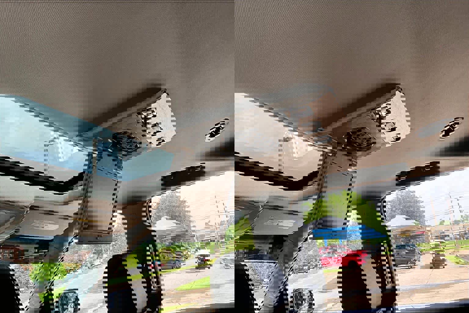 Used 2015 Chevrolet Tahoe LTZ AWD/4WD image 34