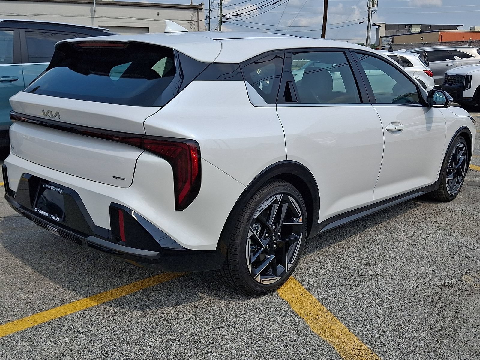New 2026 Kia K4 GT-Line w/ GT-Line Premium Package FWD image 3