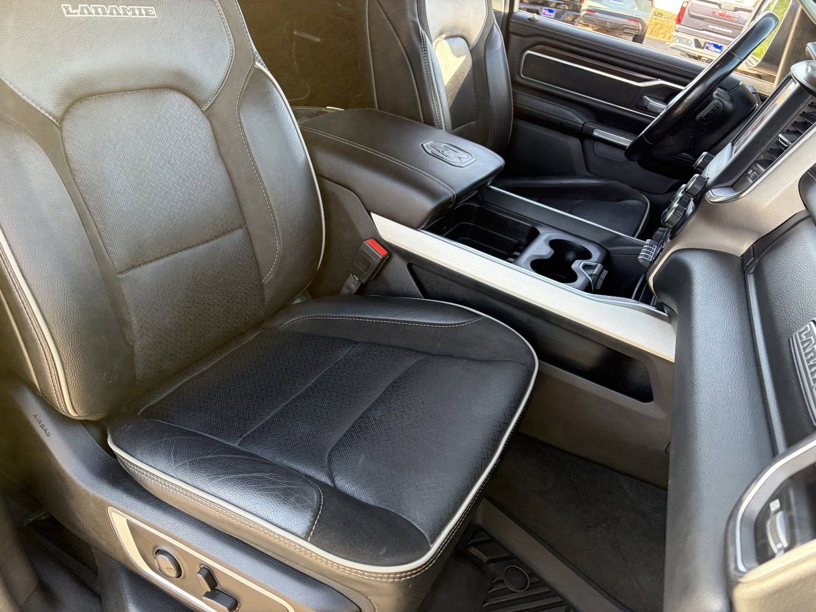 Used 2022 RAM 1500 Laramie AWD/4WD image 13