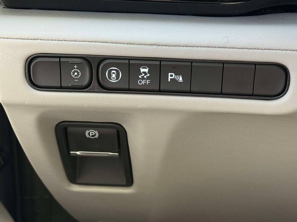 Certified 2025 Acura MDX w/ Technology Package AWD/4WD image 28