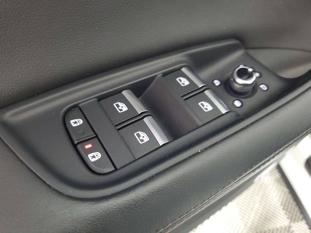 Used 2024 Audi Q7 2.0T Premium AWD/4WD image 21