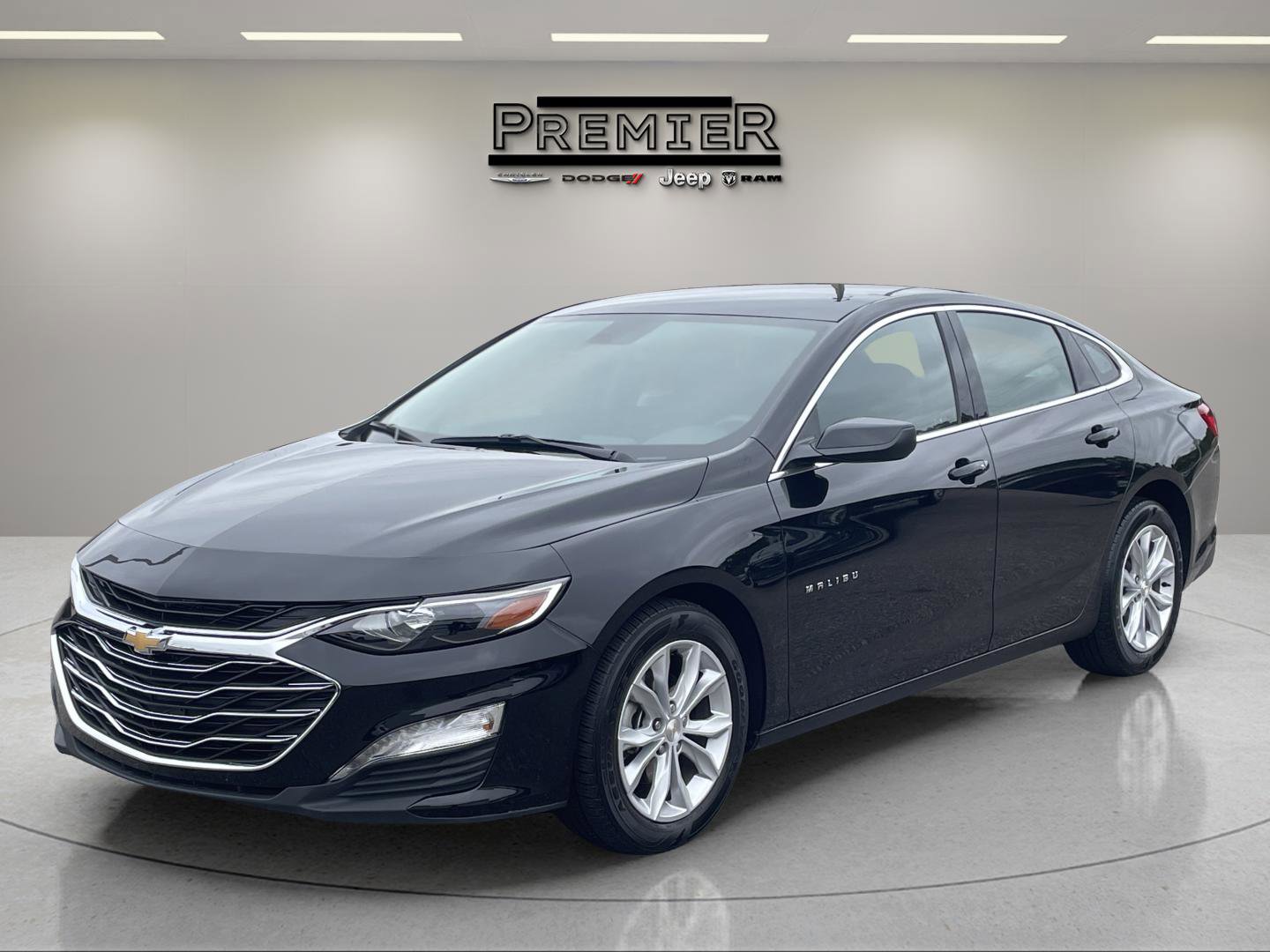 Used 2025 Chevrolet Malibu LT image 1
