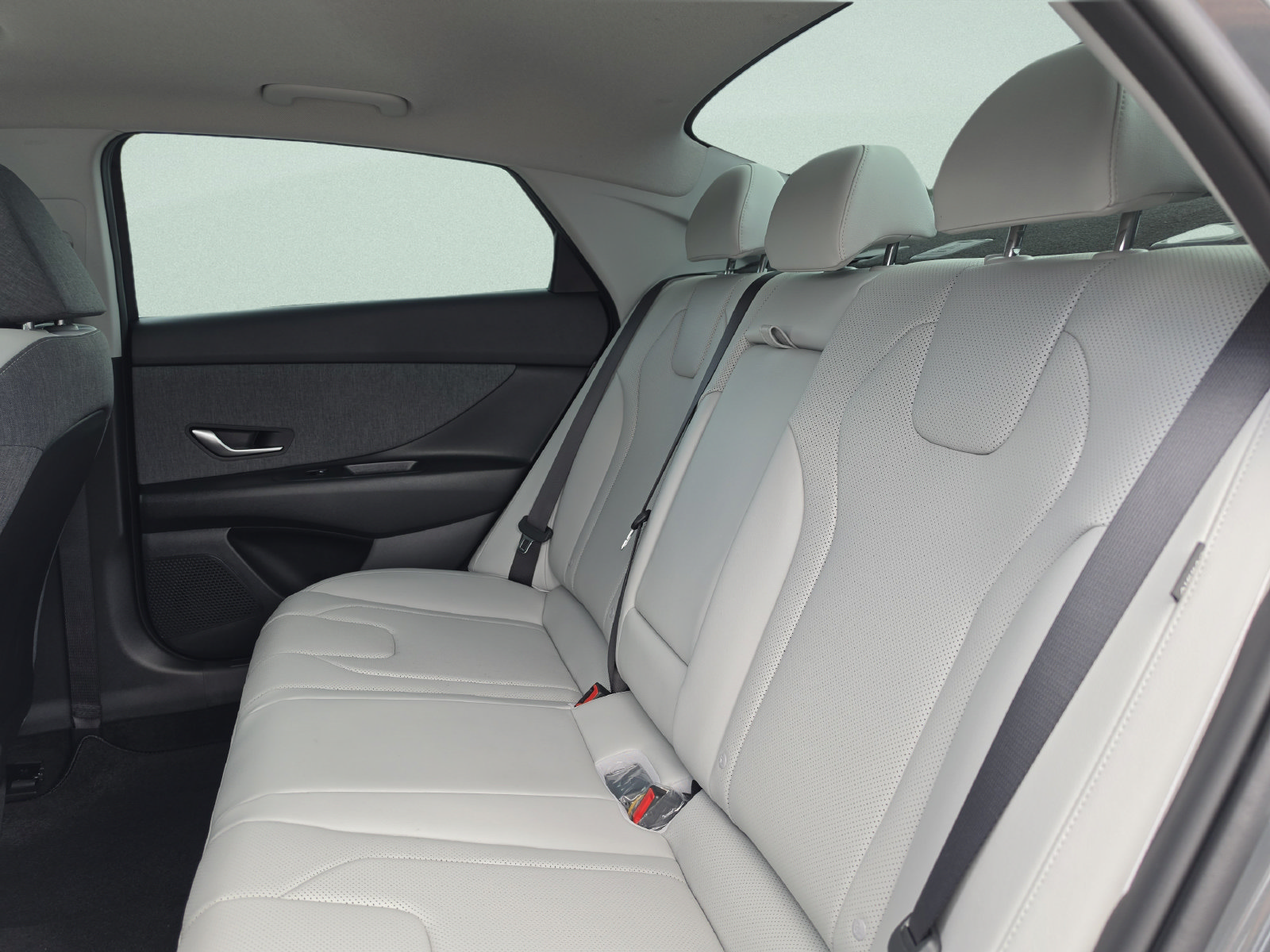 New 2026 Hyundai Elantra SEL Sport FWD image 19