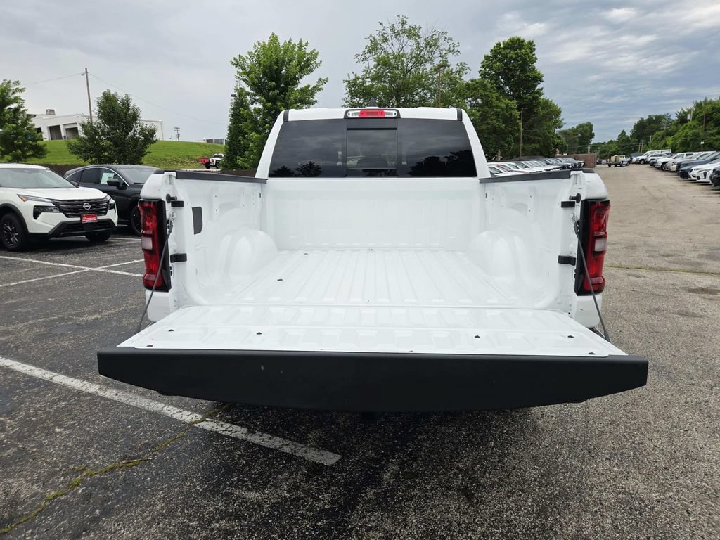 New 2026 RAM 1500 Express AWD/4WD image 9