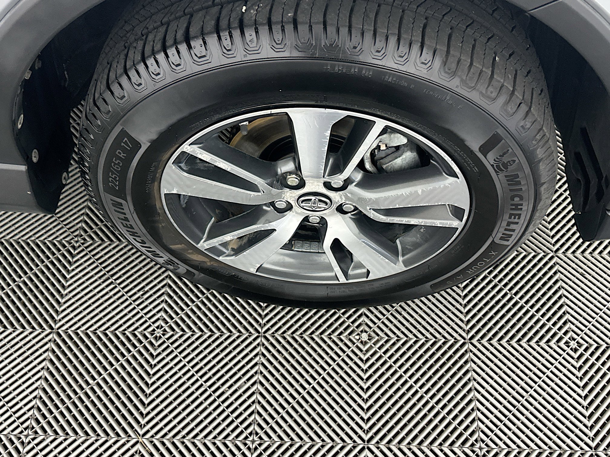 Used 2016 Toyota RAV4 XLE image 11