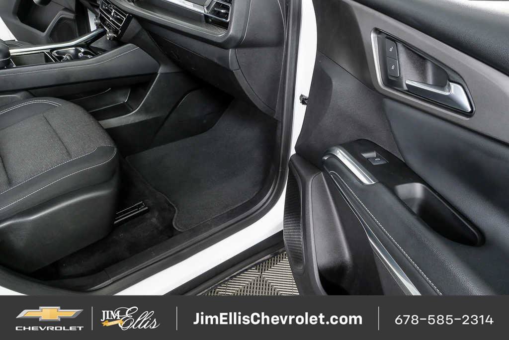 Certified 2025 Chevrolet Traverse LT FWD image 23