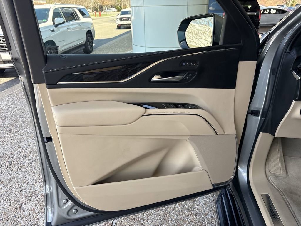 Certified 2023 Cadillac Escalade Premium Luxury w/ Performance Package image 23